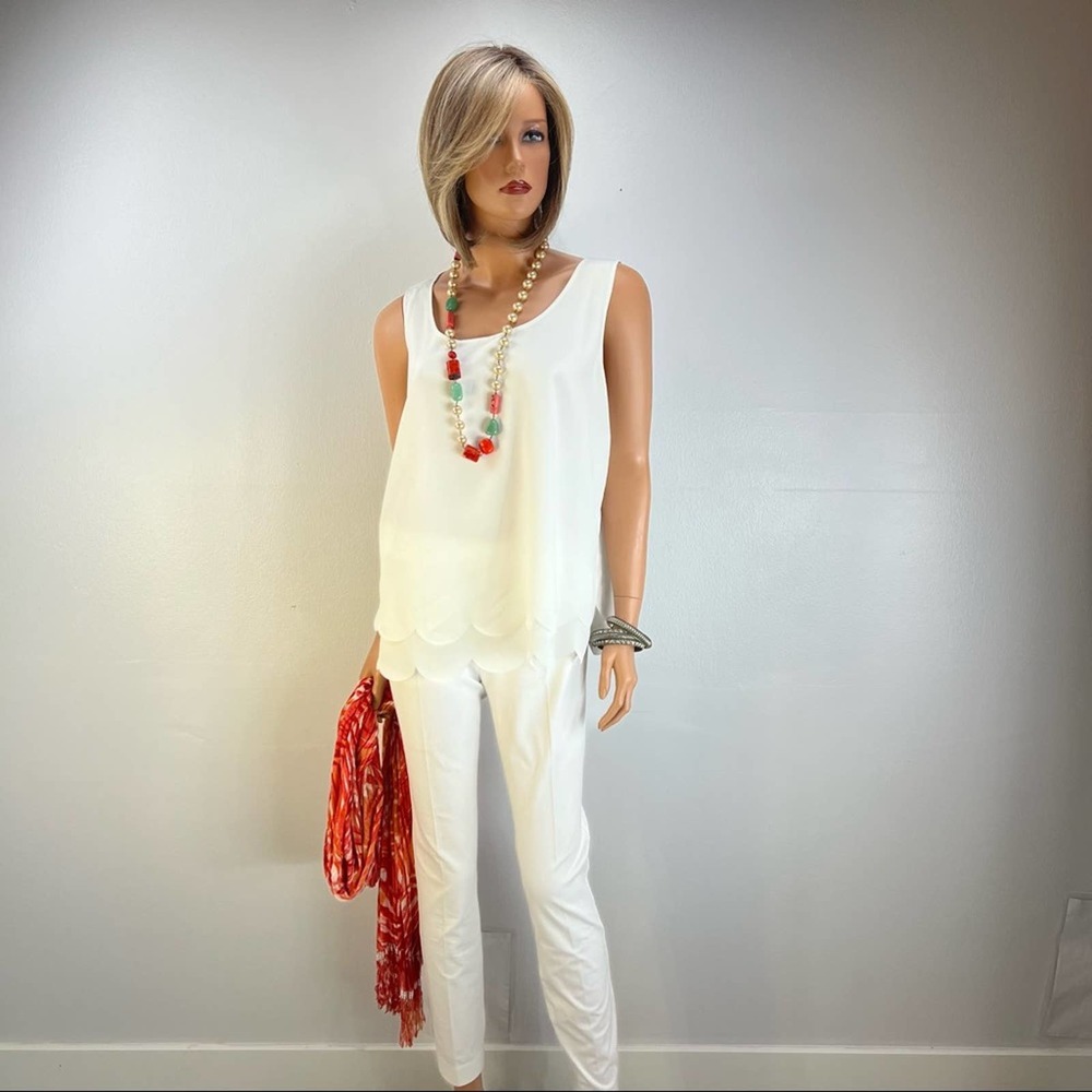White Top, Sleeveless Unique  Large. NWOT